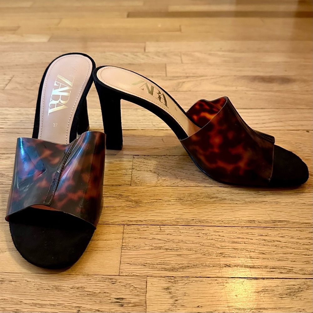 Zara | Vinyl Tortoise Heels | Size 7